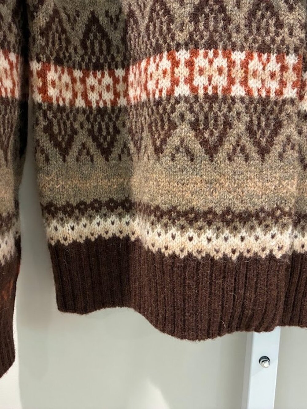 Susan Bristol 100% Wool Fair Isle Cardigan Sweater L Shawl Collar Horn NWT - Picture 6 of 6